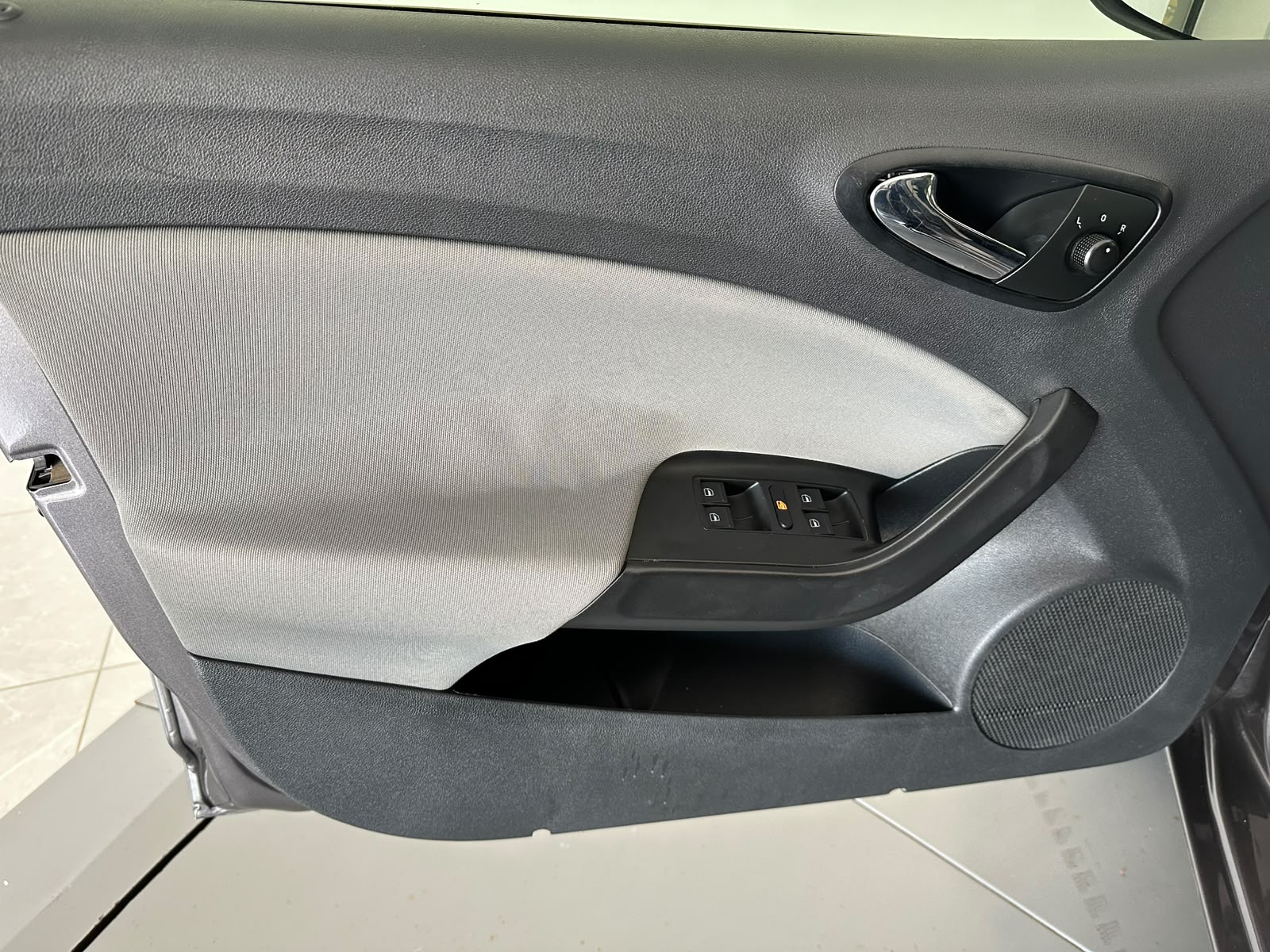 SEAT IBIZA 40